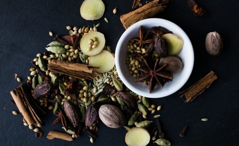 Cloves, nutmeg, star anise and cinnamon