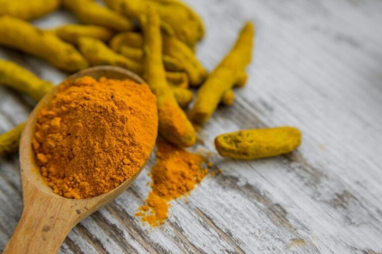 Turmeric root and ground turmeric powder